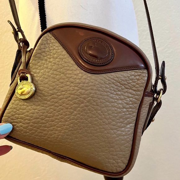 Dooney & Bourke Handbags - Dooney & Bourke R768 Vintage Camera Bag
